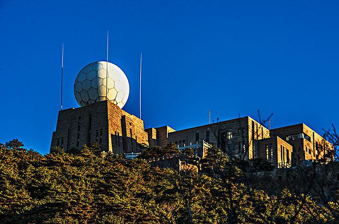 雷達傳感器在氣象觀測中如何檢測和追蹤風暴？